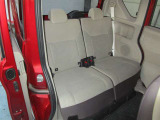後部座席も気になるようなキズ・汚れやへたり等、大きなダメージはなく、良好な状態です。しっかりとクリーニング整備をしご納車いたします。