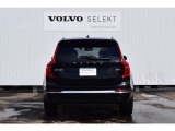 ◆バック/万が一を考え、安全性を重視する方に選ばれているVOLVO車。ドアを開閉するとその重み・厚みに驚くはず