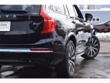 ◆バック/万が一を考え、安全性を重視する方に選ばれているVOLVO車。ドアを開閉するとその重み・厚みに驚くはず