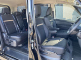 運転席は座り心地が良く快適にドライブをしていただけます。