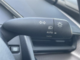 【オートライト(AUTO)】外の明るさをシステムが感知して、自動でヘッドライトが点灯します!ヘッドライトをつけ忘れを防ぐ便利機能です。