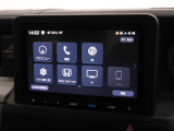 Honda CONNECTナビなら、充電スタンドを探索できて、ルート案内はもちろん、リアルタイムの空き状況や最新の営業時間も表示します。