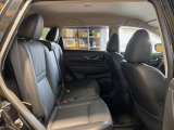 後部座席も気になるようなキズ・汚れやへたり等、大きなダメージはなく、良好な状態です。