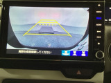 バックでの車庫入れも安心です! リアカメラが付いているバックモニター付のナビを装備しております。操作線もついており距離感も画面から確認できます。