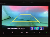 バックでの車庫入れも安心です! リアカメラが付いているバックモニター付のナビを装備しております。操作線もついており距離感も画面から確認できます。
