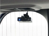 この車にはリアにもドライブレコーダーを装備しております◆映像・音声などを記録する自動車用の装置です。 もしもの事故の際の記録はもちろん、旅行の際の思い出としてドライブの映像を楽しむことができます。