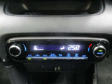 オートエアコン♪オートスイッチONで温度調節はクルマにおまかせ♪設定温度をキープし、常に快適な室温で過ごせます♪
