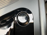 ◆プッシュエンジンスターター◆エンジンをかけるのもボタン1つでかけれます!エンジンイモビライザーという装置でオーナが持っている鍵がないとエンジンがかからない仕組みになっていて盗難防止にも役立ちます!