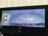 バックモニターも装備しております。バックギアに入れるとナビ画面に車の後方が映し出されます。これで後方確認も安心!
