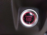 キーを回さず、ワンプッシュでエンジンのスタートストップが出来ます。ゲームやレーシングカーの感覚です。