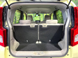 普段のお買い物や通勤、送迎等に十分な荷室スペースを確保しております。セカンドシートを倒すと、大きな荷物の積載も可能です♪