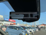 インテリジェントルームミラーはフル乗車でも後方が確認できます。