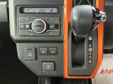 インパネにシフトレバーがございます^^空間を広く使うことができ、ハンドルにも近いため操作性にも優れています☆