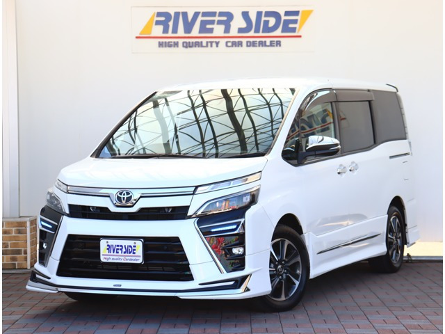 トヨタ ヴォクシー 2.0 ZS 煌III