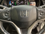 ハンドルにHondaセンシング系のクルーズコントロールやレーンキープアシストなどのスイッチと、オーディオの操作スイッチが装備されています。ハンドルから手を離さず安全に操作できます。