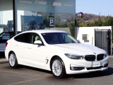 BMW在庫保有台数常時100台以上!ご来店の際はBMW本店(厚木市下荻野140-1)にご来店ください!弊社自慢の全天候型ショールーム!BMW在庫保有台数常時100台以上ございます!