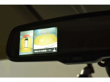 ★バックミラー左側にもアラウンドビューモニターが映ります