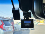 【ドライブレコーダー】映像・音声などの運転中の記録を残します。事故などを起こした起こされた時の証拠になりえますので、もしも時でも安心ですね。
