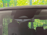 【エマージェンシーブレーキ】走行中に前方の車両等を認識し、衝突しそうな時は警報とブレーキで衝突回避と被害軽減をアシスト。より安全にドライブをお楽しみいただけます。