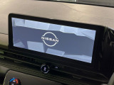 【メーカー純正ナビ】インテリアに溶け込むスタイリッシュな「専用設計」メーカーナビを装備♪視認性や操作性など基本性能にも優れ、より上質なカーライフをお楽しみいただけます。