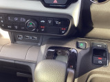 電子パーキング装着車!!ブレーキホールド機能付きで、信号待ちでも楽々です!!