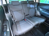 後部座席も気になるようなキズ・汚れやへたり等、大きなダメージはなく、良好な状態です。