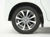 ◆アルミホイール装着車です!これで足元まわりもおしゃれにきまります!