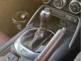 こちらのお車は、ATのお車となっております!サイドブレーキも電子パーキングではなくしっかりと手引きサイドブレーキとなっておりかなり楽しめるお車となっております!