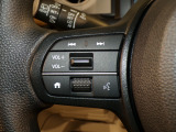 【ステアリングリモコン】ステアリングにオーディオ調節可能なスイッチが装備されていますので運転中でも視線をそらさずにオーディオの調節が可能です!