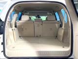 後席を格納すると、これだけの広さが!シーンに合わせたシートアレンジで、大きな荷物も積むことが出来ます♪