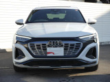 Q8スポーツバック e-tron 55 クワトロ Sライン 4WD 