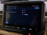 CD、DVD、Bluetooth、AM、FM、AUX、スマートフォン接続ができます。