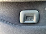 後部座席にも携帯の充電に便利なUSBポートが付いています!