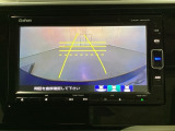 バックでの車庫入れも安心です! リアカメラが付いているバックモニター付のナビを装備しております。操作線もついており距離感も画面から確認できます。