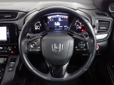 ハンドル左側にはオーディオ操作が出来るオーディオリモートコントロールスイッチ、右側にはHonda SENSINGとオートクルーズコントロールのスイッチを装備!長距離運転や高速道路の運転では大活躍です!