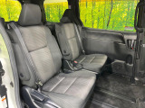後部座席も気になるようなキズ・汚れやへたり等、大きなダメージはなく、良好な状態です。
