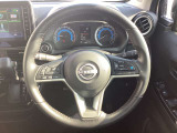 ステアリングも使用感が少なく、きれいな状態です