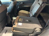 メーカー独自の厳しい基準をクリアした一台だから。保証部品に万一不具合が生じた場合、保証書に基づき新車登録から3年間(積算走行距離6万キロまで)無償修理を実施。全国のジープ正規ディーラーでご利用可能です