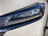 【LEDヘッドライト】悪天候や夜間走行時も良好な視界を確保し安心して運転できる高輝度LEDヘッドライトを装備!