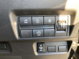 運転席右側に各種スイッチがあります!