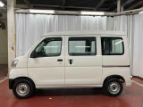 【スマートアシストIII搭載車】 衝突回避支援ブレーキ機能(対車両・歩行者)、衝突警報機能(対車両・対歩行者)、誤発信抑制制御機能などの機能で安全な運転をサポートします。