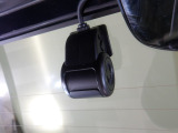 前だけではなく後方にもドラレコ装備!前後でついていると嬉しい装備ですよね!!