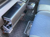 助手席には収納がたくさんありますので、何かと便利です!