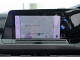 Volkswagen純正インフォテイメントシステム&rdquo;Discover Pro&rdquo;:10インチ画面を標準装備。タッチスライダーコントロールを採用し、直感的な操作が可能。