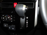インパネシフトのオートマチックトランスミッションを装備しております。