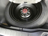 【応急用タイヤ】応急用タイヤが付属します。こちらもしっかりと点検してお渡しいたします。