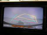 駐車も安心のガイドライン付きバックモニターです。