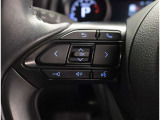 ステアリングスイッチではオーディオ操作が可能です。運転中のご利用は十分にご注意ください。