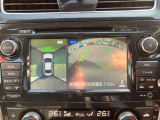 アラウンドビューモニター付きですので、車庫入れも楽々です。