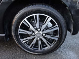 純正のアルミホイール!足元までカッコよく決まってます!!
